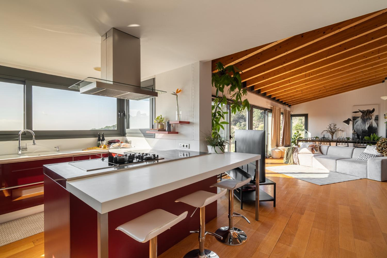Others 4, 4 BR vila 25 minutes to Barcelona Fantastic sea views pool, Barcelona