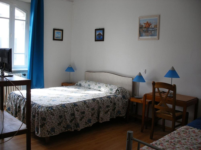Bedroom 2, Hotel Modern, Finistère