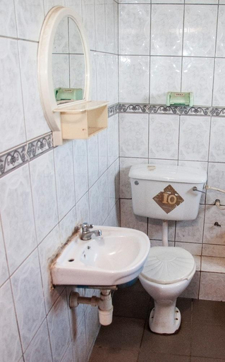 Bathroom 3, Alfoscar Hotel & Suites, Alimosho