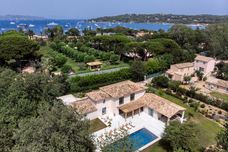 Exterior view 5, Luxurious Villa Facing the Baie des Canebiers, Var