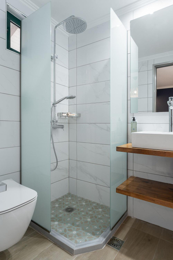 Bathroom 3, Captain's Seafront Apartments, Ionian Islands