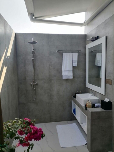 Bathroom 4, Island Luxury Fulhadhoo Boutique Hotel, Baa Atoll