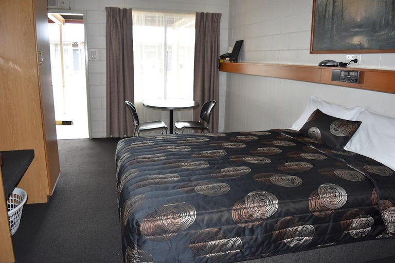 Bedroom 2, Black Diamond Motel, Duaringa