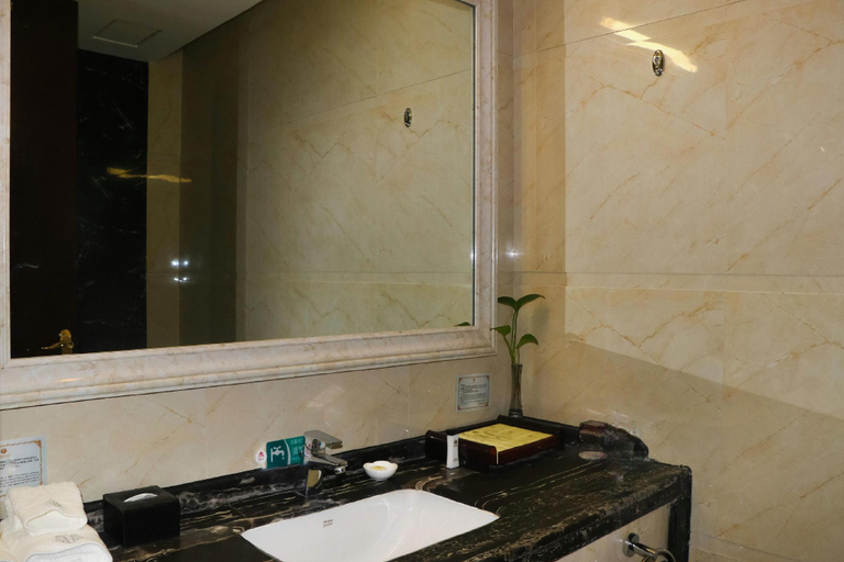 Bathroom 3, Guyuan BTG Wanxin Hotel, Guyuan