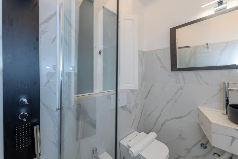 Bathroom 5, Pitti Suite 13 residenza d'epoca, Florence
