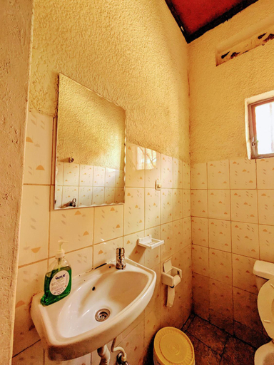 Bathroom 3, Rand's House I Homestay, Musanze