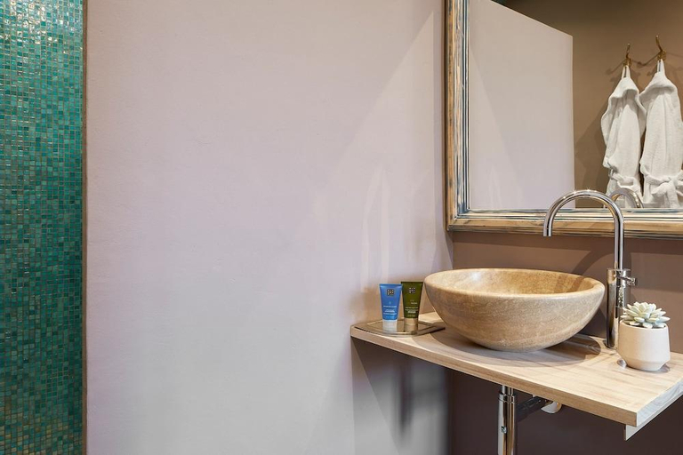Bathroom 2, La Indiana de Begur, Petit Hotel Boutique, Girona
