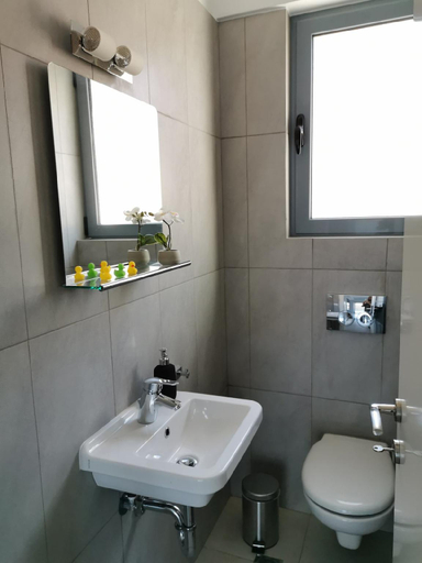 Bathroom 2, Sea breeze holiday apartment, West Greece