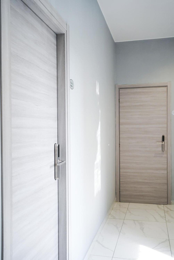Bathroom 2, Fly Home 2, Napoli
