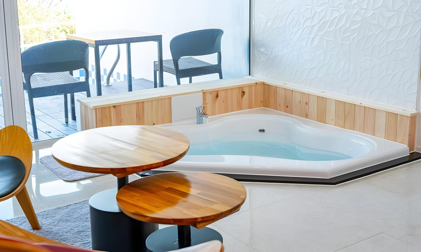 Bathroom, Star Marine Pool Villa, Geoje