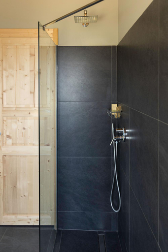 Bathroom 4, PODERE DELL'ETNA SEGRETA - Essential Nature Hotel, Catania