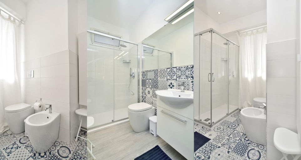 Bathroom 3, Casa Blanca SicilyMyHome, Ragusa