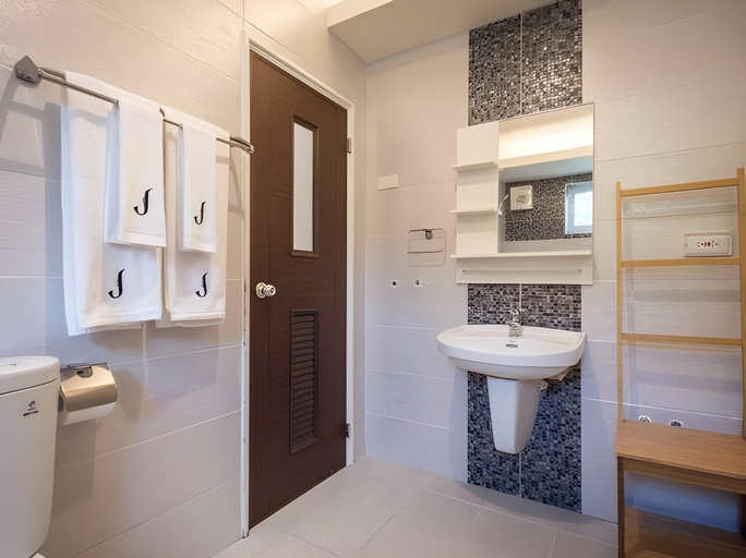 Bathroom 4, BlackJazz Inn, Nantou