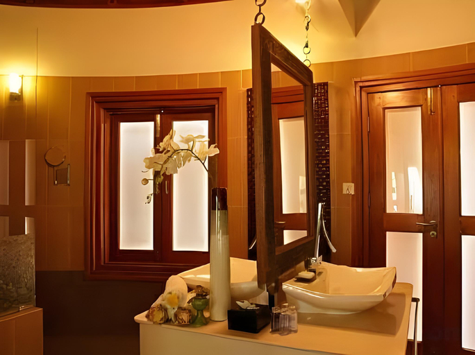 Bathroom 4, Nataya Round House Coral Bay Resort, Kampot