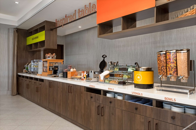 Food & Drinks 5, Home2 Suites by Hilton Huntsville, Muskoka