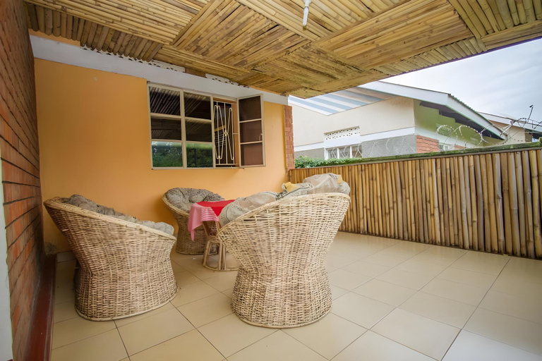 Others 4, Muhabura Motel, Jinja