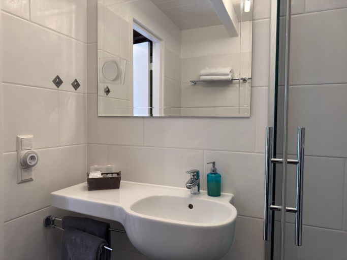 Bathroom 3, Ferienhaus Fischer sien Huus, Steinhude, Region Hannover