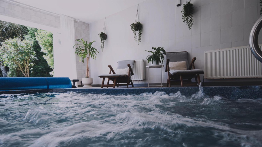 Sport & Beauty 2, York Cottage House & Spa, Northamptonshire