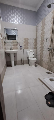 Bathroom 4, Motorway B&B, Islamabad