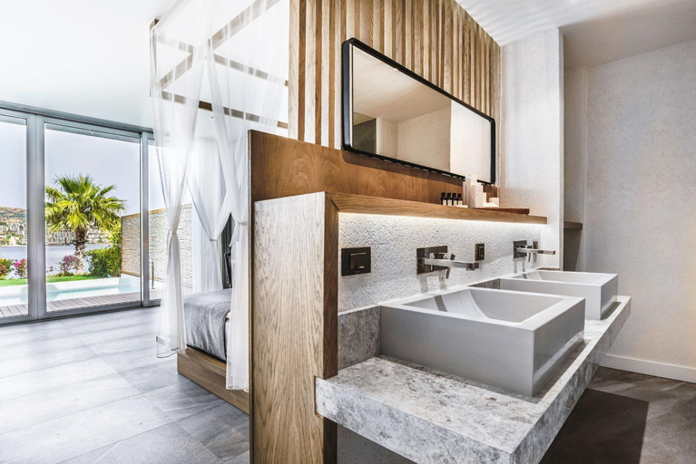 Bathroom 4, Cape Bodrum Luxury Hotel & Beach, Bodrum