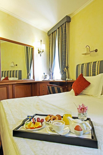 Bedroom 3, La Fenice Hotel, Rome