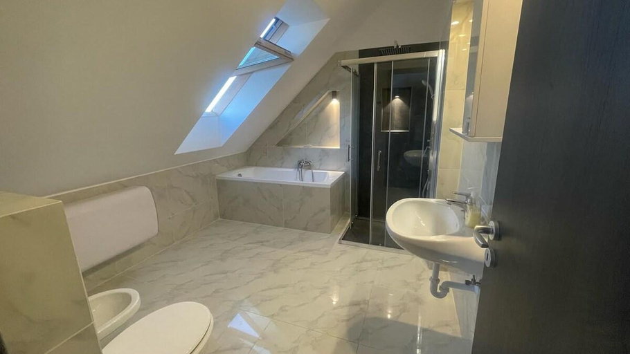 Bathroom 3, Belle Apartman, Fonyód