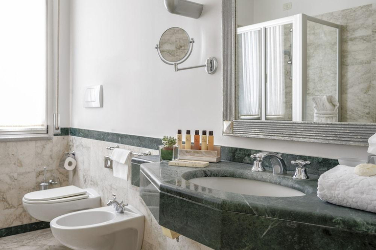 Bathroom 4, Residence Fellini, Rimini