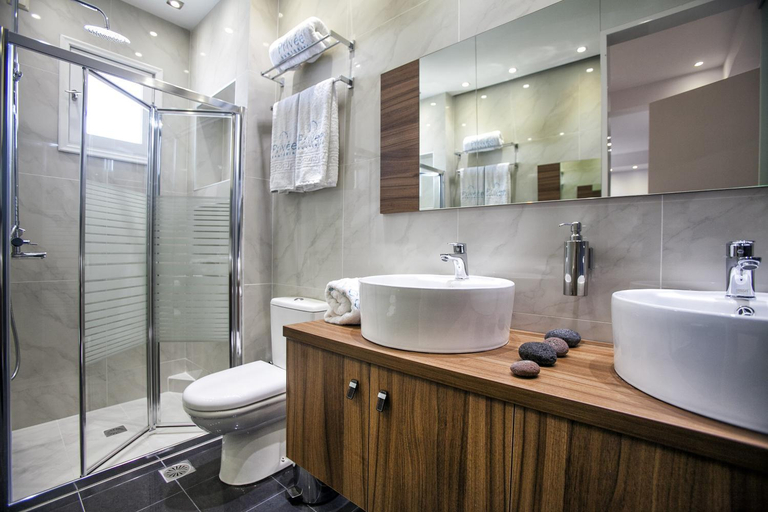 Bathroom 2, Privee Santorini, South Aegean
