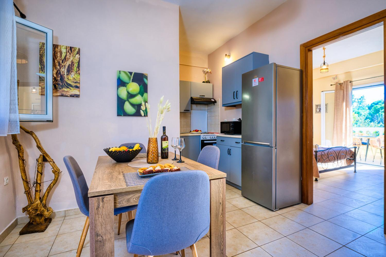 Kitchen 3, Stefanias Prasoudi Beach, Ionian Islands