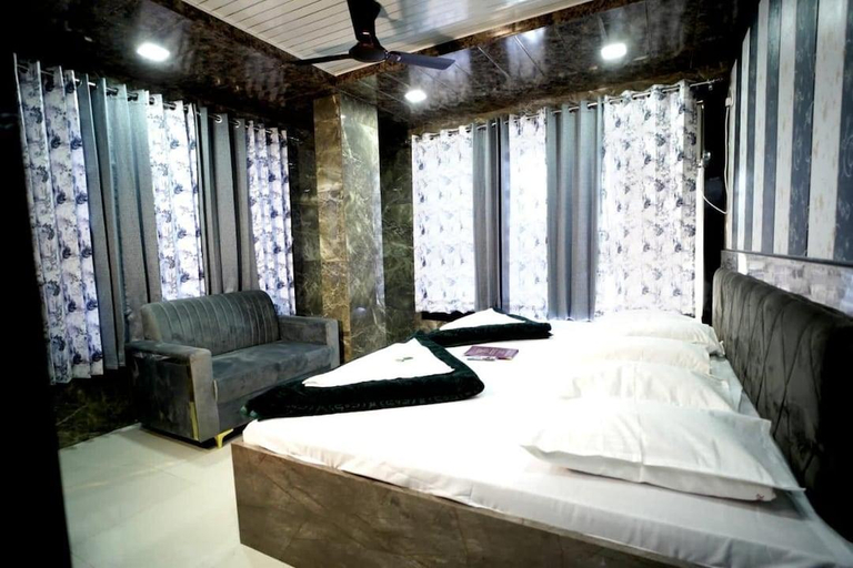 Bedroom 1, Hotel Kaaynat Royale 5 Minute Distance from Dargah, Ajmer