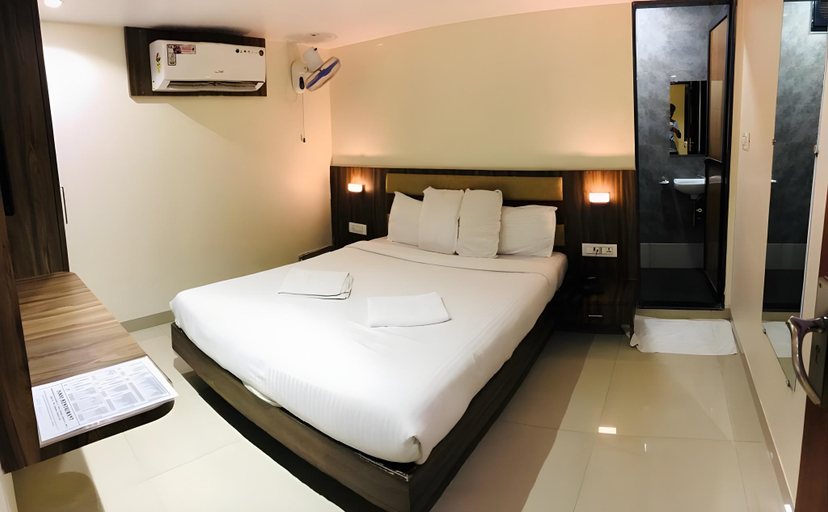 Bedroom 2, Hotel Castle Inn, Mumbai City
