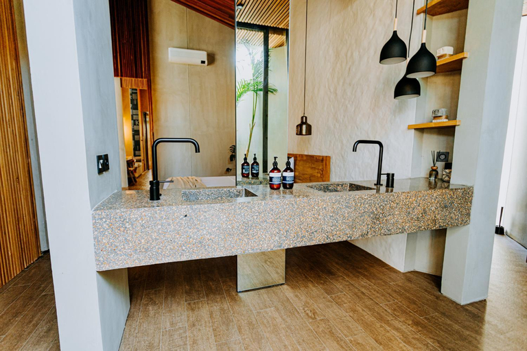 Bathroom 5, Award-Winning 3BR Villa 25m Pool Villa FEH, Badung