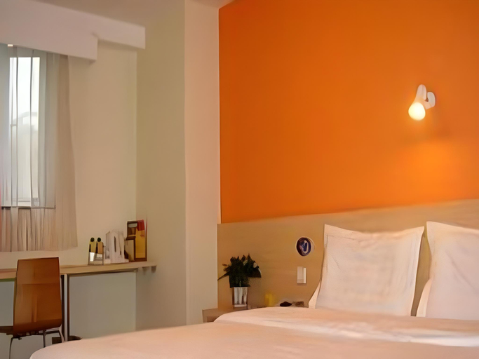 Bedroom 2, 7 Days Inn Tongren Railway Station Jintan, Tongren