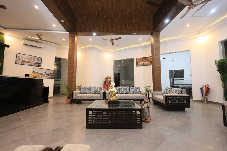 Public Area 3, Chiraiya Resort and Hotels, Nainital