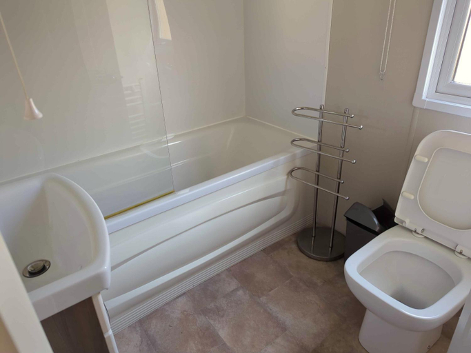 Bathroom 2, Winchelsea Sands Holiday Park, East Sussex