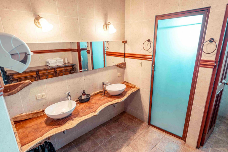 Bathroom 4, Bambuda Castle, Boquete