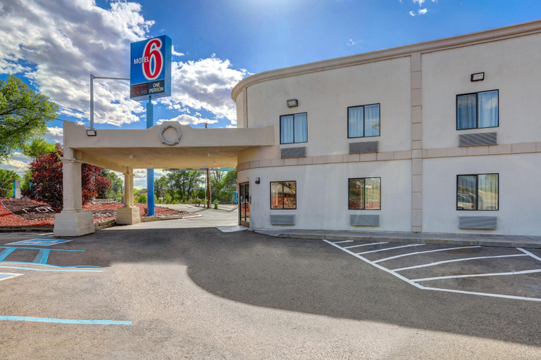 Exterior & Views 2, Motel 6 Espanola, NM, Rio Arriba