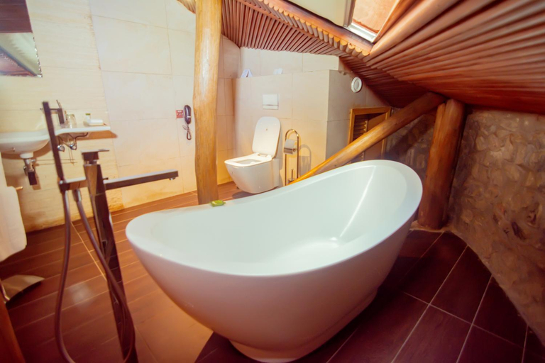 Bathroom 4, Trois Ore Residences & Green Earth Bistro, IbadanNorth-West