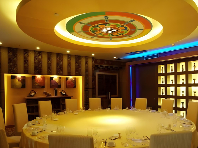Restaurant 3, Shangri-La Paradise Hotel, Dêqên Tibetan