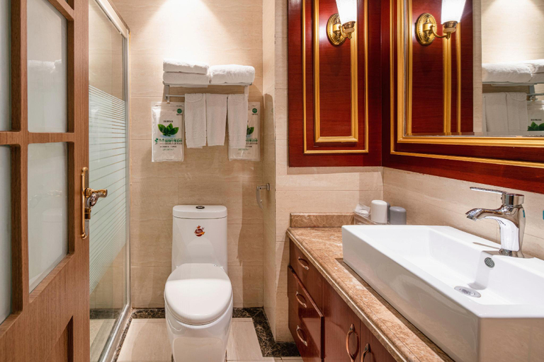Bathroom, Yijia Lijing Hotel, Suining