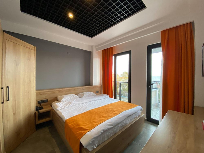 Others 3, CSK OTEL, Merkez
