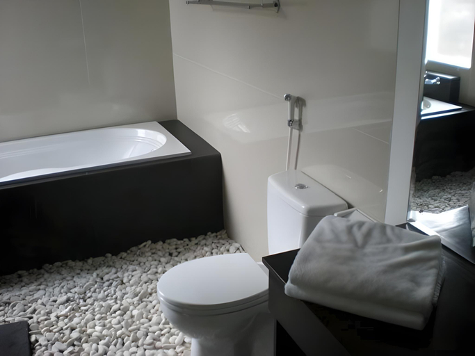 Bathroom 1, Igna Bungalows, Gianyar