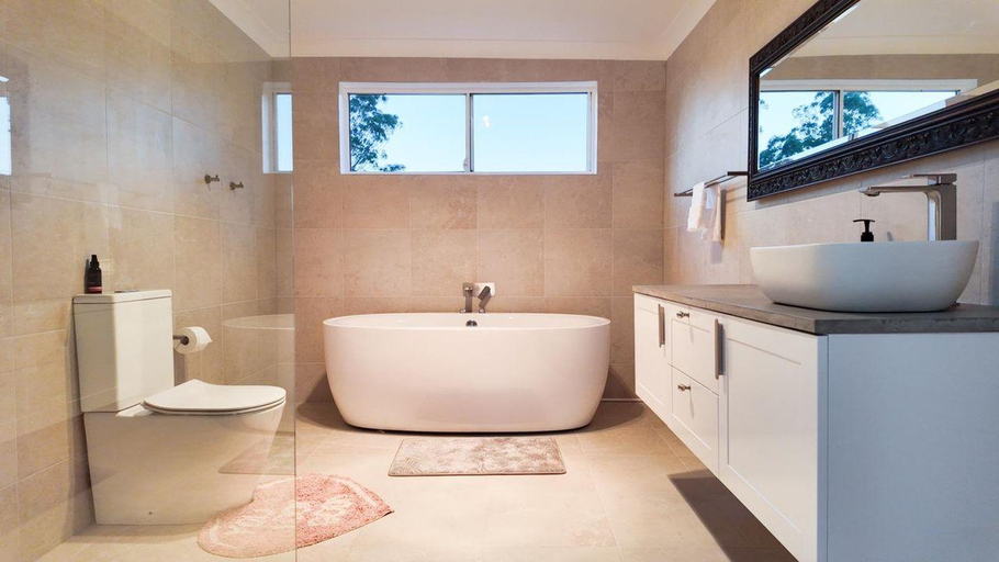 Bathroom 3, Heart of Lovedale, Cessnock