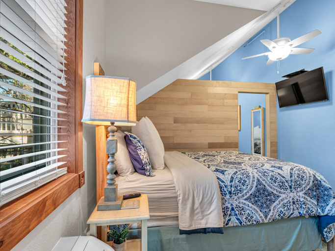 Others 5, Lakeside Suites, Sheboygan