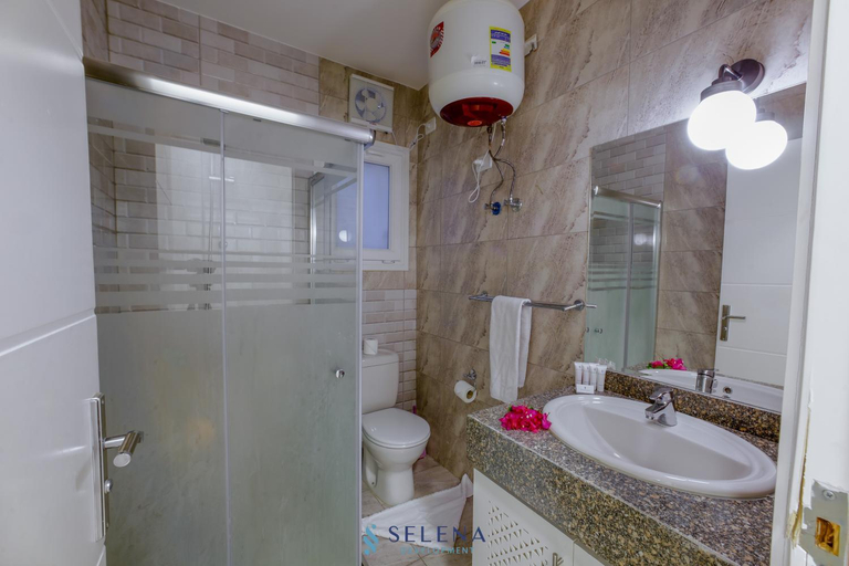 Bathroom 5, Selena Bay, Al-Ghurdaqah