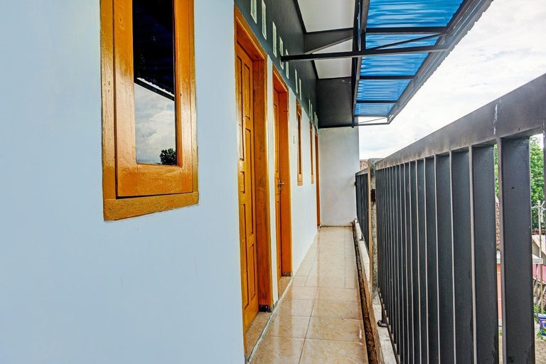 Public Area 3, Hotel O Kost Pak Suyatno Syariah, Madiun