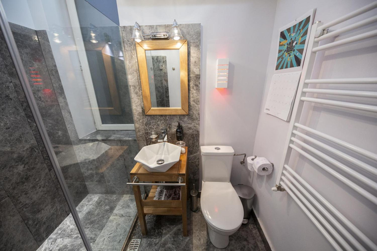 Bathroom, The Cozy Nest with Balcony by Pretty Apartments, Municipiul Bucuresti