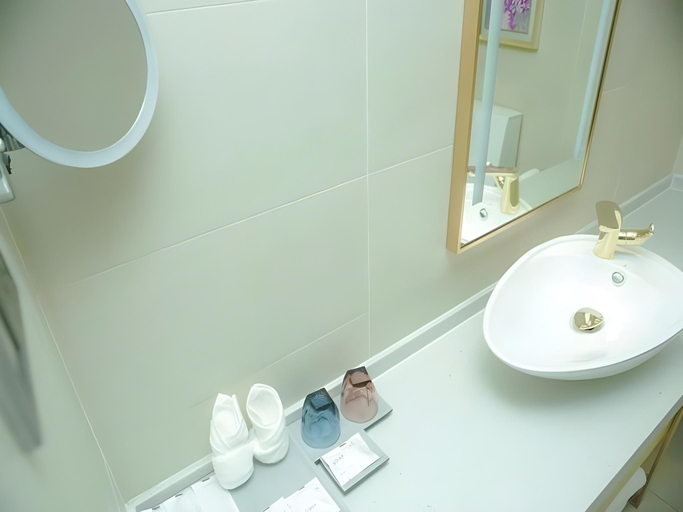 Bathroom 4, Lavande Hotel Taizhou Medicine Market People's Square, Taizhou