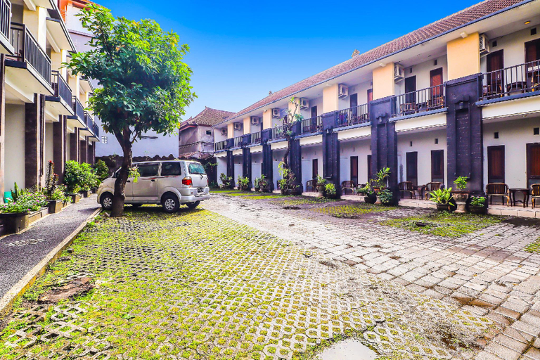 Exterior & Views 1, OYO 91567 Hotel Adi Guna, Denpasar