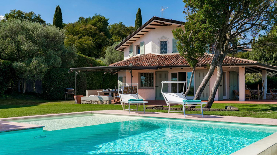 Facilities 4, VILLA DEL PRATO 8, Emma Villas, Brescia